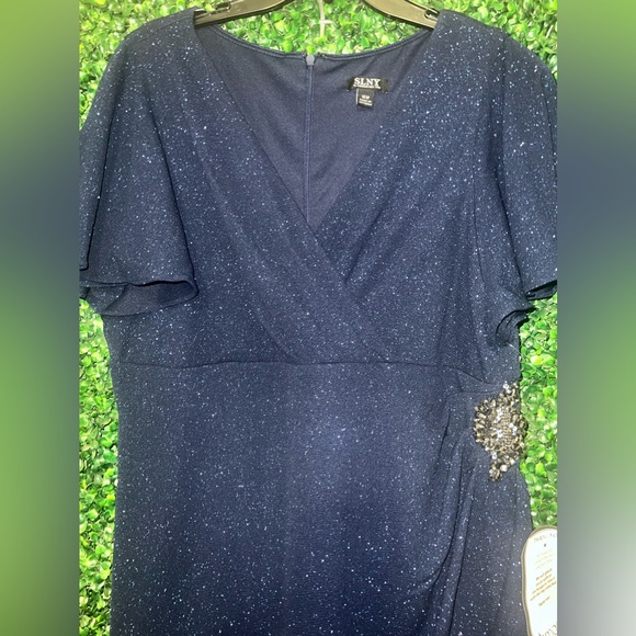 🌟New Plus Size Short Sleeve Surplice V-Neck Sheath Dress - Picture 3 of 4